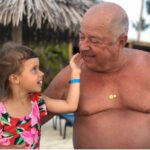 Cecilia Bonelli Instagram - Hoy me desperté Necesitando tus abrazos, tus llamados, tus consejos y ese “yo tb te amo hija”. Lo único que siento es una tremenda tristeza y mucho mucho dolor. Se que el tiempo ayudará a sanar todo esto. Fuiste el mejor papá del mundo entero, acompañándome a sol y sombra en cualquier parte del mundo. Me quedo con todo lo que me enseñaste en esta vida pa. Prometo honrar tu apellido y hablarle a #lupita, a #carme, y al bb que está en camino de vos siempre. Te amo y te amaré eternamente “pupi”. Agarrá a Mamá fuerte de la mano y recorran juntos el cielo.