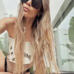 Cecilia Bonelli Instagram - Arena y sol ☀️, el mar 🌊 azul…. #summeritscomming #summervibes y yo siempre lista ✅ . Y además este verano será especial… porque @luquelau (si, si, mi amiga artista de la cual estoy super orgullosa) intervino estos trajes de baño de @xyrusar @jimecyru y yo no puedo más de la emoción 🥹 #congratulations