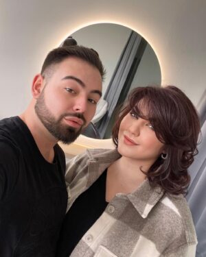 Celeste Buckingham Instagram - Veľmi sa tešíme že jednou z prvých našich klientiek bola práve naša ambasádorka @celbuckingham. Ďakujeme krásne za dôveru . Už sa tešíme na tvoju najbližšiu návštevu. 🤎

XoXo, team Get Glam 🤎🤎🤎🤎

#hair #style #color #salon #getglam #kadernictvo #vlasy #loveyou