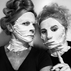 Celia Ireland Instagram - The masked ladies of the Versailles! @tammy__macintosh #wentworthcon #jetlaggedcraziness #LizTheBird