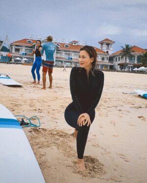 Celina Jade Instagram - Never too late to learn something new! Glad someone told me to wear pants hehe #surfergirl