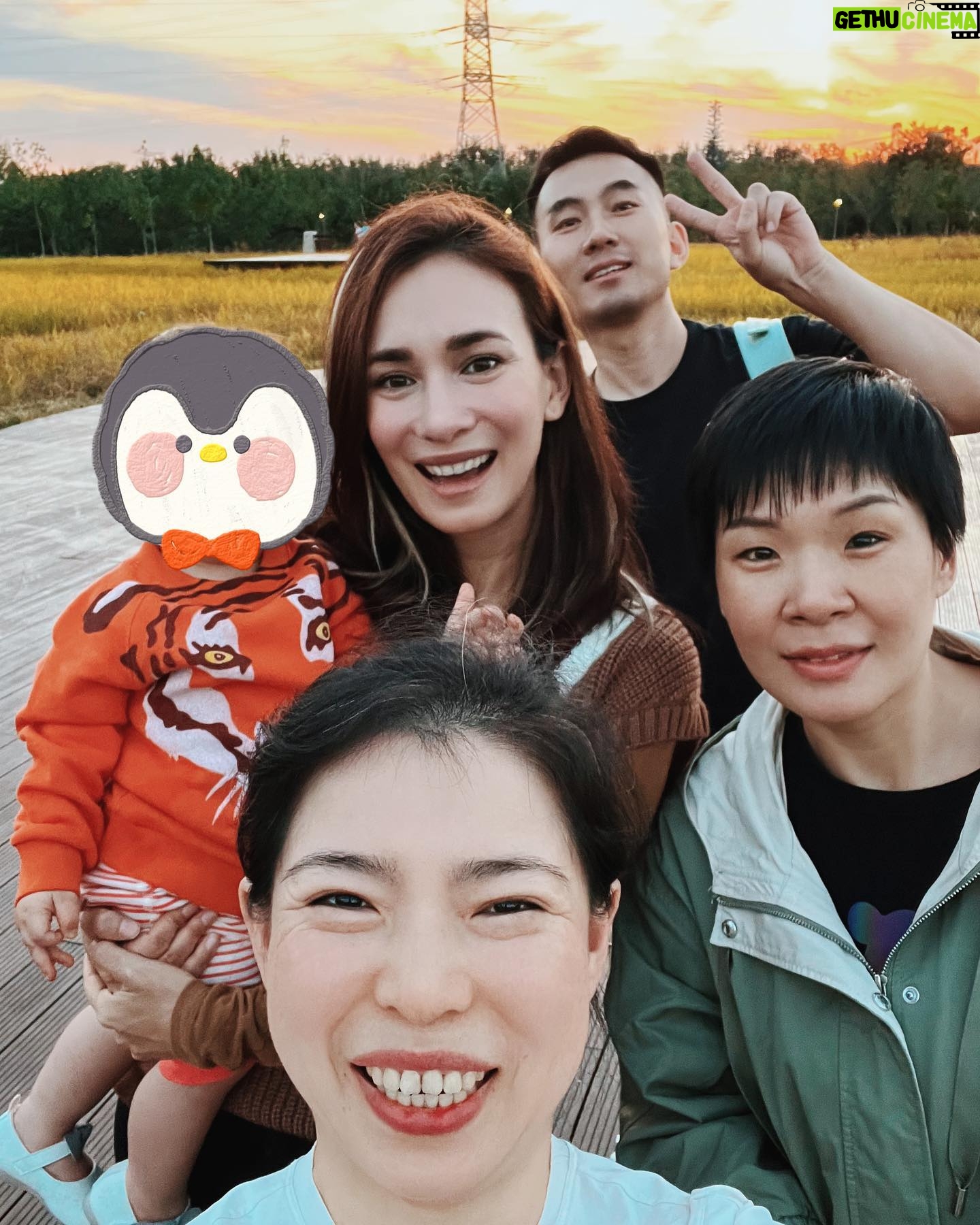 Celina Jade - 3.6K Likes - I have a new love for holidays now since it’s mom time. :)