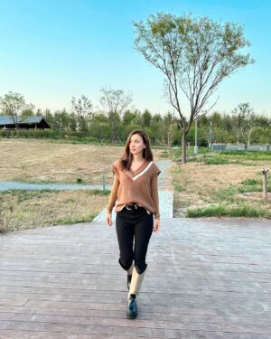 Celina Jade Instagram - I want my baby to grow up loving nature like me!