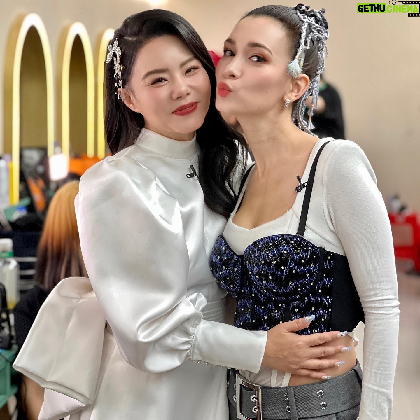 Celina Jade - 2.5K Likes - The journey, not the result, is the prize. I’m so glad 33 of us showed up together. Women from different walks of life, from different industries showing up to show themselves they too can do it and that age is just a number.