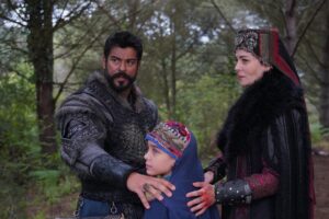 Cemre Demircan Instagram - Birlikte bir sezonu daha geride bırakmak,sizinle aynı dizide rol almak,hatta Fatma hatun olmak gurur verici…Sizleri çok seviyorum💕💕💕 @burakozcivit @yildiz_c_atiksoy @kurulusosman 
@kurulusdizisi 
@bozdagfilm 

129.bölümden💕💕