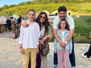 Cemre Demircan Instagram - Kuruluş Osman ailesi olarak 4.sezona veda ettik…Üzerimde emeği olan,birlikte çalıştığım fotoğrafta olan olmayan herkese sonsuz Teşekkürler…Harika bir ekiple çok güzel anılarla  bir sezonu daha geride bıraktık…💕💕💕
@kurulusosman @bozdagfilm @mehmetbozdag @aslizeyneppekerbozdag @kadirilter @fatmanurgüldalı @aliozansalkım @_ahmet_yilmazz @demarke @vicabon @dodokido