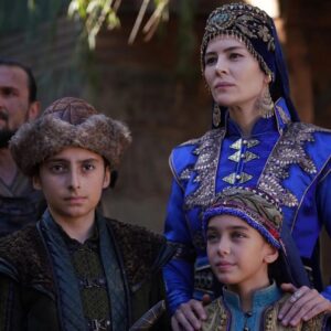 Cemre Demircan Instagram - Haftasonuna böyle giriş yapalım dedim...
@yildiz_c_atiksoy 🥰🥰
@yamancinarbalci 🤩🤩
@kurulusosman 

#bozdağfilm #bozdağ #kurulusosman #malhunhatun #fatmahatun