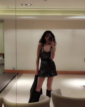 Cemre Melis Çınar Instagram - Shine & Mirrors 🪩