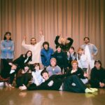 Cent Chihiro Chittiii Instagram - 雷に七回撃たれても 本日もご来場いただいた皆様 ありがとうございました。 そして、本日折り返し。 色んなことが起こる生物の時間 みんなと生きていることを ぎゅっと感じて明日からも 届けてまいります。 ラブでピースなこのカンパニーが だいすきであります。よしっ