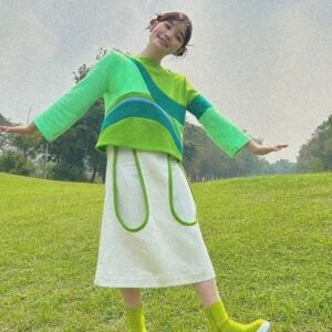 Cent Chihiro Chittiii Instagram - い•ろ•は•す🍃🐛

ぽっぷな振り付けをつけてくれたのは
ぱわーぱふぼーいずのKANさん🕺

これを踊るとなんだかはっぴーになっちゃう
CMみつけたら一緒に踊ってみてっ

hairmake: @megumikuji_luckhair 
styling: @koromoishigaya1225 
choreography: @o_kan25_1