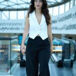 Ceren Benderlioğlu Instagram - Son 10 gün kuş misali … ufak bir özet İzmir , Ankara , İstanbul