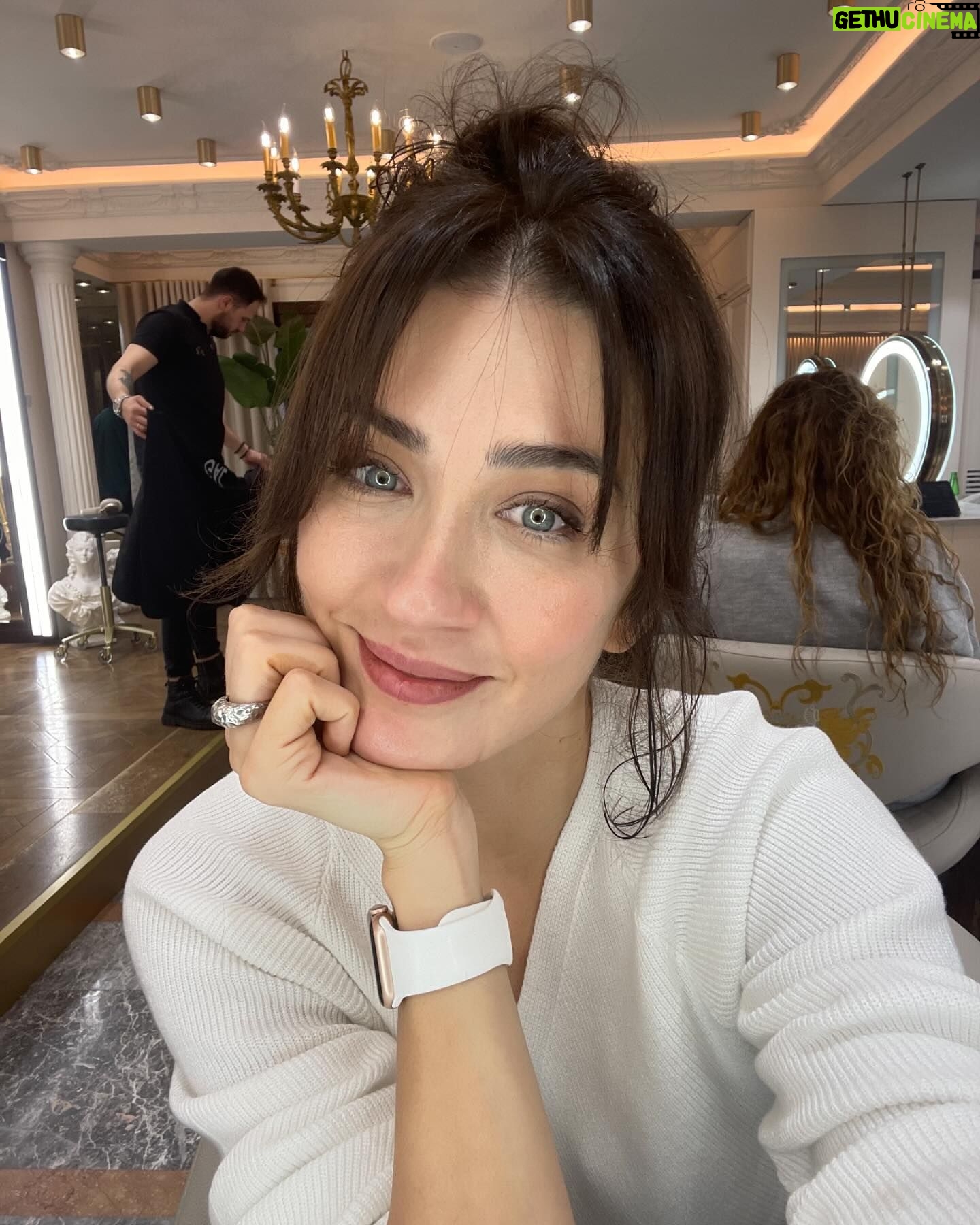 Ceren Benderlioğlu Instagram - @huseyinpolatofficial Candır 🎡💕✨ bana özel bir dokunuş ile havama hava kattı ⚡️💫⭐️💇♀️