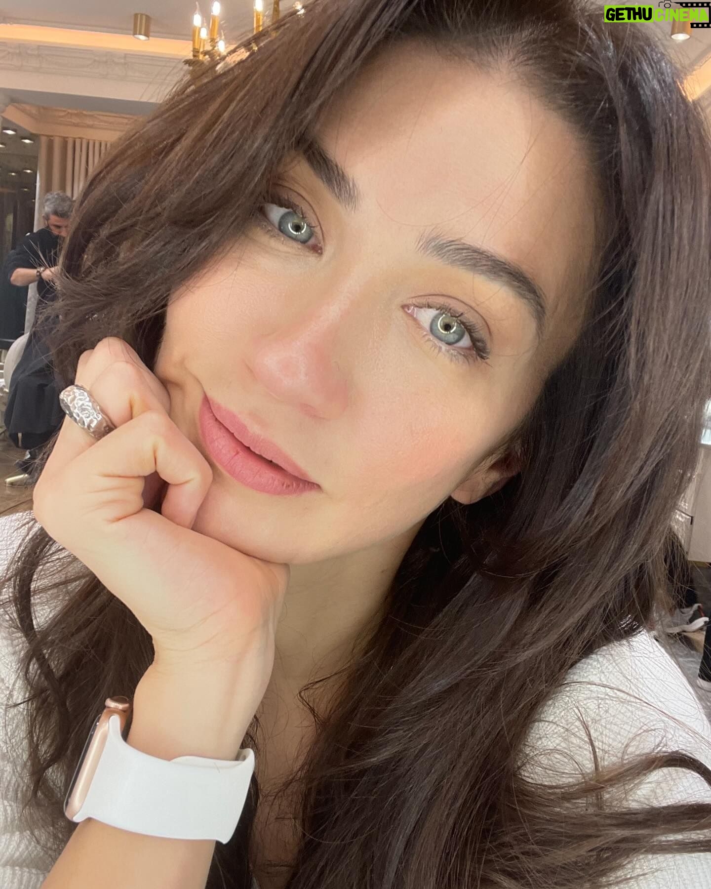 Ceren Benderlioğlu Instagram - @huseyinpolatofficial Candır 🎡💕✨ bana özel bir dokunuş ile havama hava kattı ⚡️💫⭐️💇♀️