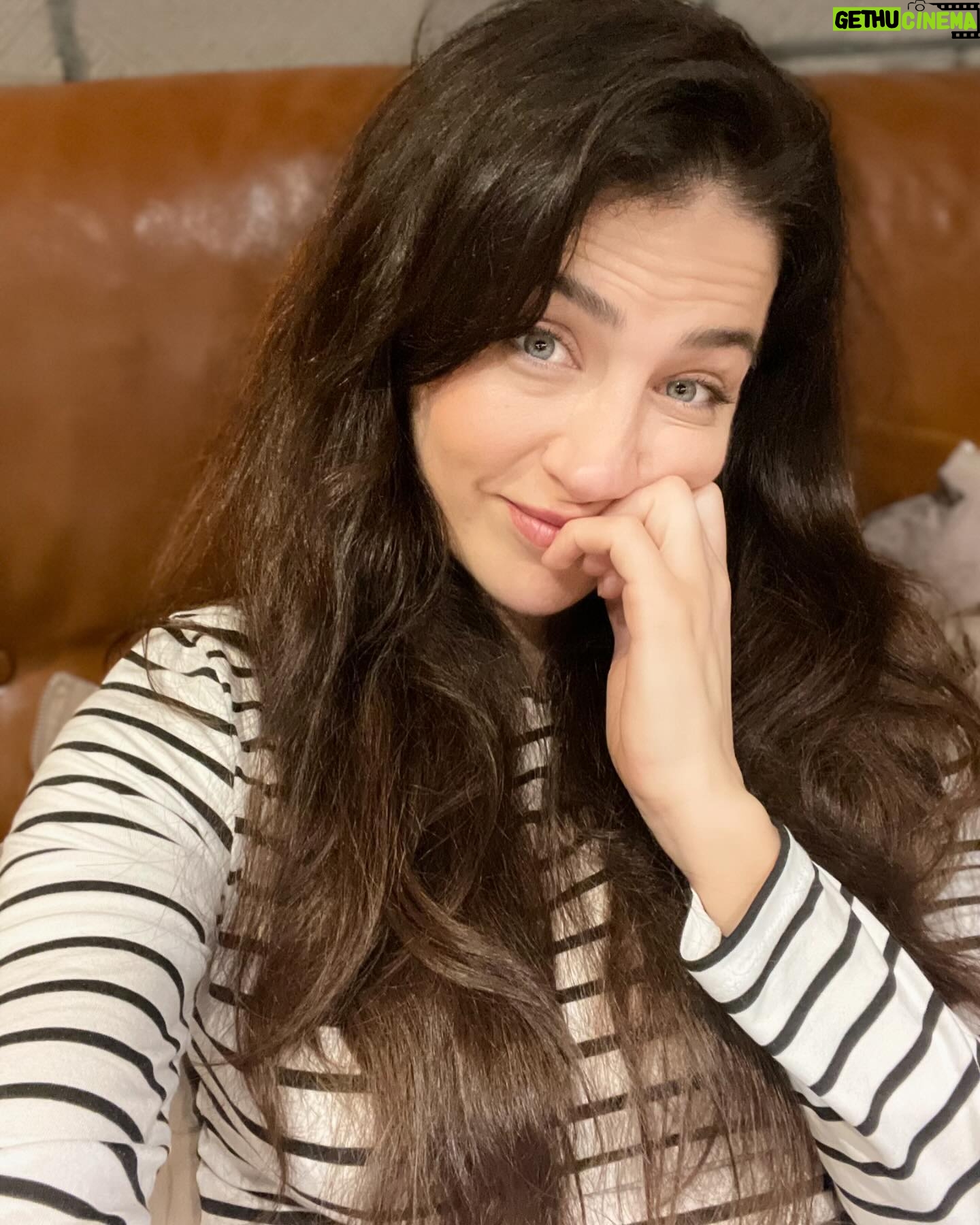 Ceren Benderlioğlu Instagram - Kafamda deli sorularla haftayı bitirdim sorular bana kalsın ama Kate nerede gerçekten merak ediyorum