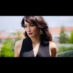 Ceren Benderlioğlu Instagram - 📹. @umutyilarphotographer Takım @elifulusoydesign takılar @ilayguven