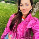 Ceren Benderlioğlu Instagram - Bi yerleri kazmak zorunda değilim Aşko. Son fotoğraf temsili ben 💓