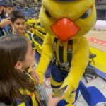 Ceren Benderlioğlu Instagram – FENERBAHÇE 💙💙💙💙 @yellowthecanaryfb @efsane23erkankaraca  sonunda bu gece tanıştık gururumuzsun @fenerbahce