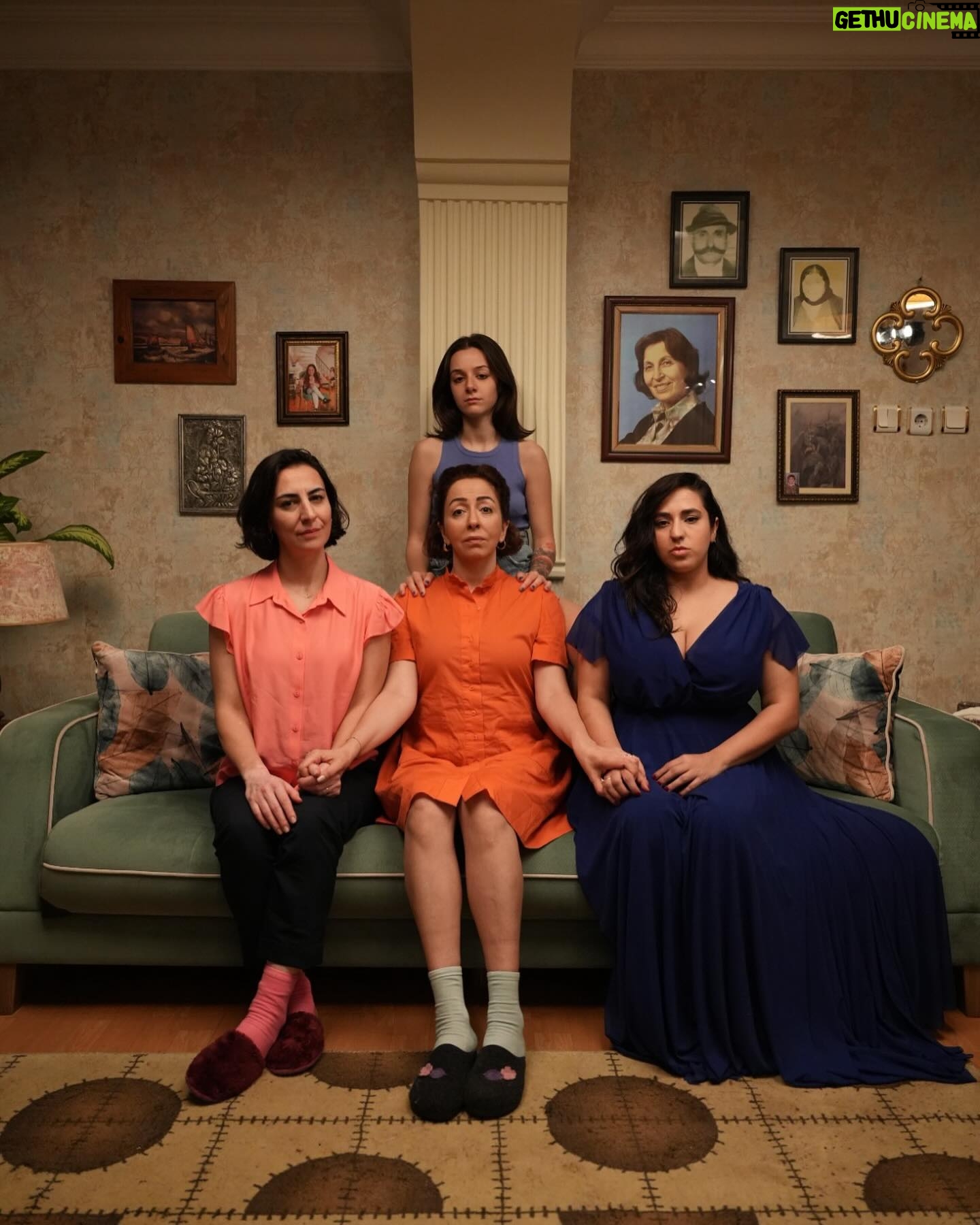 Ceren Taşçı Instagram - Can’s Angels @canmerdan_dogan En Uzun Gece Written & Directed by @canmerdan_dogan Produced by @erkantaskirann @thegustavfilm Cast @mustafa_kirantepe @denizgorkemkaya @hasibeeren @tasciceren @ezjix @dilaydasun Co-producers @sd.durna @batuhanyalaz @ulkusolak DOP @sebastiandavidweber Editor @dorikkaya Original Music @batuhanyalaz Sound Design and Mix #OnanKaragözoglu Production Designer @osman8namso Colorist @jamesnorman 1st Assistant Director @renallahverdiyevaa Script Consultant @bilge.serdar Art Director #GörkemCanbolat Make up and Hair Design @cigdemuzundag Gaffer #EserTuran Key Grip @selim_alan Location Sound @il_boy Production Manager @sadikdurnatr Set Decorator @alpereraydin Script Supervisor Ayşe Beren Oruç DIT @danyelozyazgann Backstage @neslihan_siligur PR @thisiszu Graphic and Poster Design @kutlaysindirgi Translation @barkytas #enuzungece #gustavfilm #kısafilm