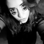 Ceren Taşçı Instagram - Kendimle ilişkiliyim