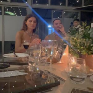 Ceren Taşçı Instagram - Deniz Düğüning & Aslında Özgürsün Lovers ❤️ 
Çiçeği de benimki kaptı @ecrinbolkar_ 🔥
#denizbilgehanwedding