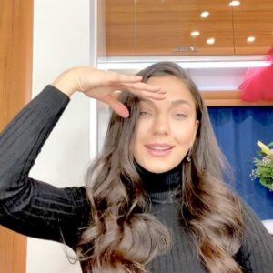Ceren Yılmaz Instagram - #kezzabeen #waelkfoury #sundaymood☀️ 🎥 just trying to singing arabic songs 🙈 #lovearabicmusic
