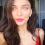 Ceren Yılmaz Instagram – ❤️ gözlerimin içinin gülmesini sağlayan iyi, kötü, güzel, çirkin her şeye 🙏🏻 🙏🏻🙏🏻 Kendinizi başkalarına anlatmayın sizi sevenin buna ihtiyacı yoktur, sevmeyende inanmayacaktır zaten. 🧿 #loveyourself