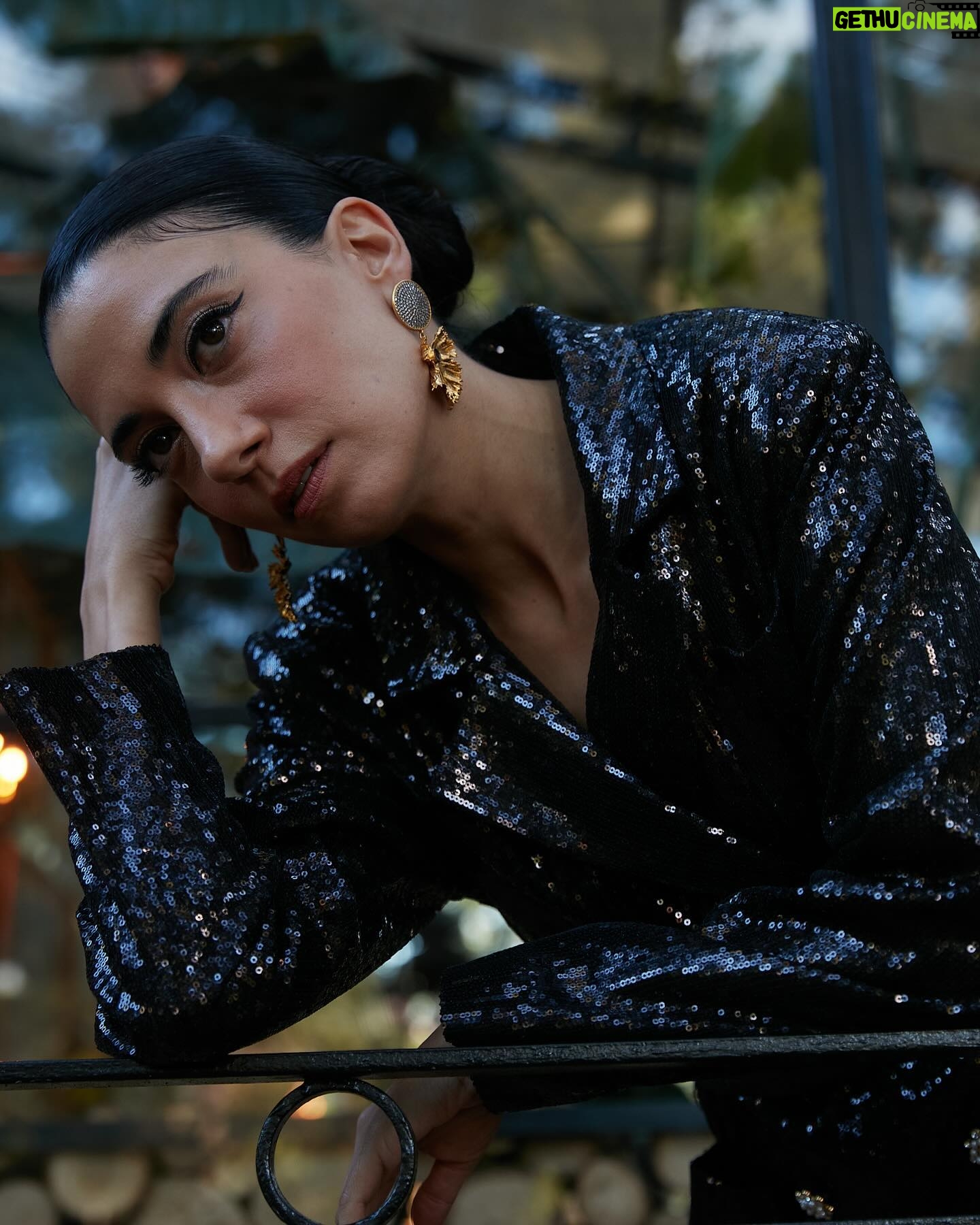 Ceren Yalazoğlu Karakoç Instagram - @allmagazine ‘in yeri bende hep özel kalacak…ilklerim oldunuz…Uzun yıllar nice çekimler yaparız umarım🤍 Ve sonsuz teşekkürlerim🥰 Yayın Direktörü : @meltemaydin_ofc Genel Yayın Yönetmeni ve Röportaj: @salihdevrim Fotoğraf: @biemre Moda Editörü: @cerenalist Makyaj : @hidayetkorkmaz_ Saç: @volkanbayarr Fotoğraf Asistanı : @sam0sahin Moda Editörü ekibi: @iremakadam @dilaraaasayarr @c.cerenkara @pinaatunuslu ❤️