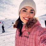 Cevahir Turan Instagram - Kar tatilini mi yoksa deniz tatilini mi seversiniz? ☺️ Yoksa kültür gezisi mi? ☺️ Sizce ben neyi seviyorum? Bakalım paylaşımlarımdan kendimi tanıtabilmiş miyim? ☺️