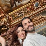 Cevahir Turan Instagram - Arman’a her zaman ki gibi sordum: “Arman sence bu postun altına ne yazayım?” Arman’ın klasik cevabı: “Destan yazma. ‘Kocamı çok seviyorum’ yaz, yeter!” 😒 #denmark #kronborg #frederiksborgcastle