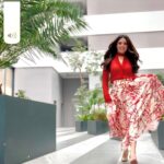 Cevahir Turan Instagram - Arçelik Aria Expert ütü ile kıyafetlerimi ütüledikten sonra daha şık göründüğüm kesin ☺️ Ayrıca yüksek buhar gücü ve ütüleme performası sayesinde ütü yapmak çok daha pratik. Superglide taban teknolojisine sahip. En hassas kumaşları bile mükemmel bir şekilde ütülememi sağlıyor. Ütülemeye başladıktan sonra otomatik olarak buhar veriyor ve bütün kırışıklıkları dümdüz yapıyor. Aynı zamanda otomatik kireç temizleme teknolojisi ve otomatik kapanma özelliği de var. Artık ütü yapmak çok keyifli ve pratik ☺️ @arcelik #işbirliği
