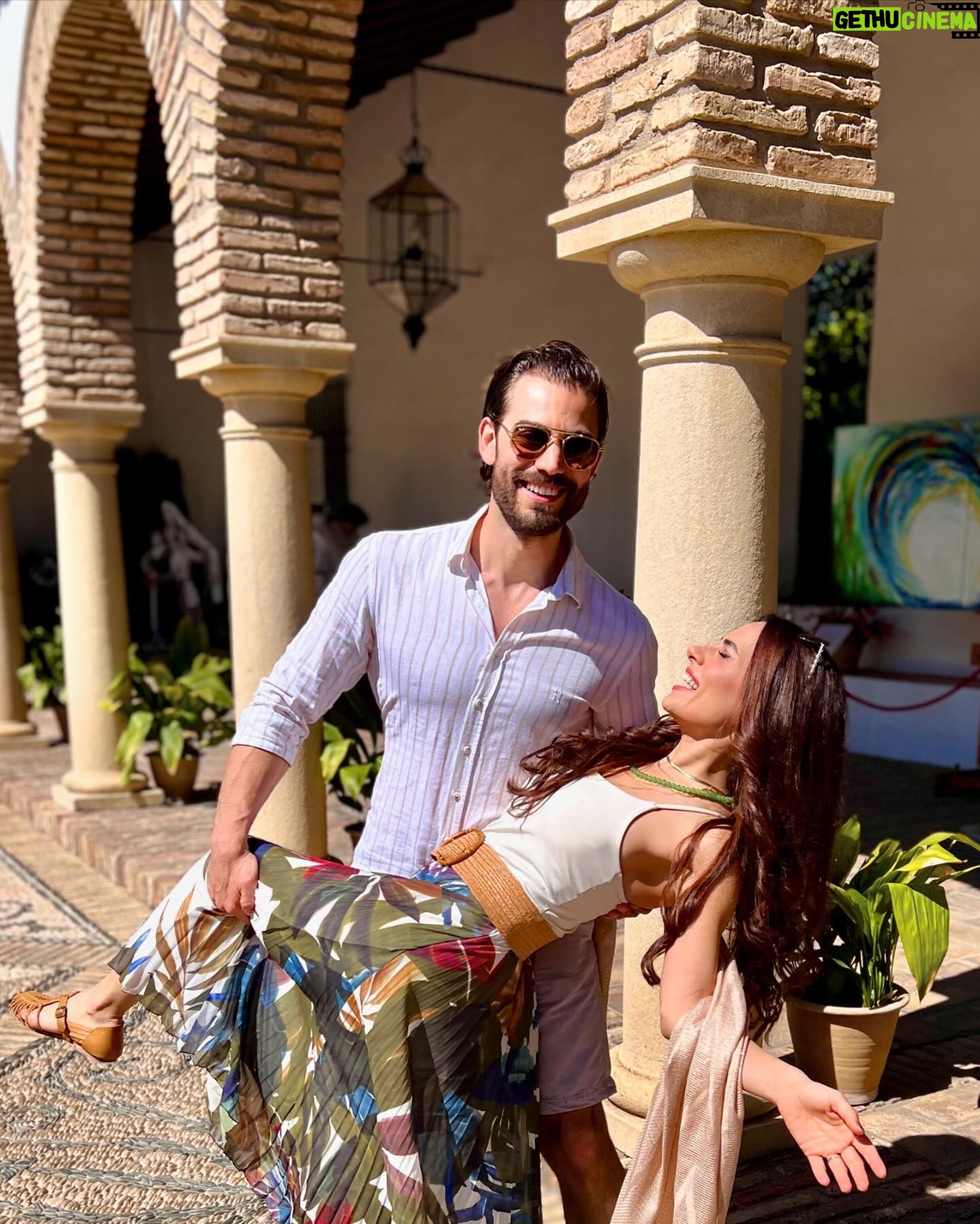 Cevahir Turan Instagram - Endülüs’te mutlaka gelinmesi gereken yer Cordoba. Emeviler’in kültürü ve Katholik dini birbirine karışmış. Uzunca yıllar burası Arapların evi olmuş. Emevilerin de başkenti. Ama şimdi İspanya’ya ait.. #cordoba #endülüs #spain