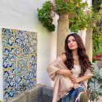 Cevahir Turan Instagram – Endülüs’te mutlaka gelinmesi gereken yer Cordoba. Emeviler’in kültürü ve Katholik dini birbirine karışmış. Uzunca yıllar burası Arapların evi olmuş. Emevilerin de başkenti. Ama şimdi İspanya’ya ait.. #cordoba #endülüs #spain