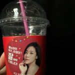 Cha Joo-young Instagram - ❤️‍🔥❤️‍🔥❤️‍🔥 볼뉴머 사랑해요 감사해요 추운 날 따뜻한 커피에 모두 촬영장에서 넘 든든하게 힘이 나요 🥰 고맙습니다 클래시스 볼뉴머! 모델이라 행복해 짜릿해 최고야!❤️‍🔥 @classys_kr @volnewmer.kr #원경
