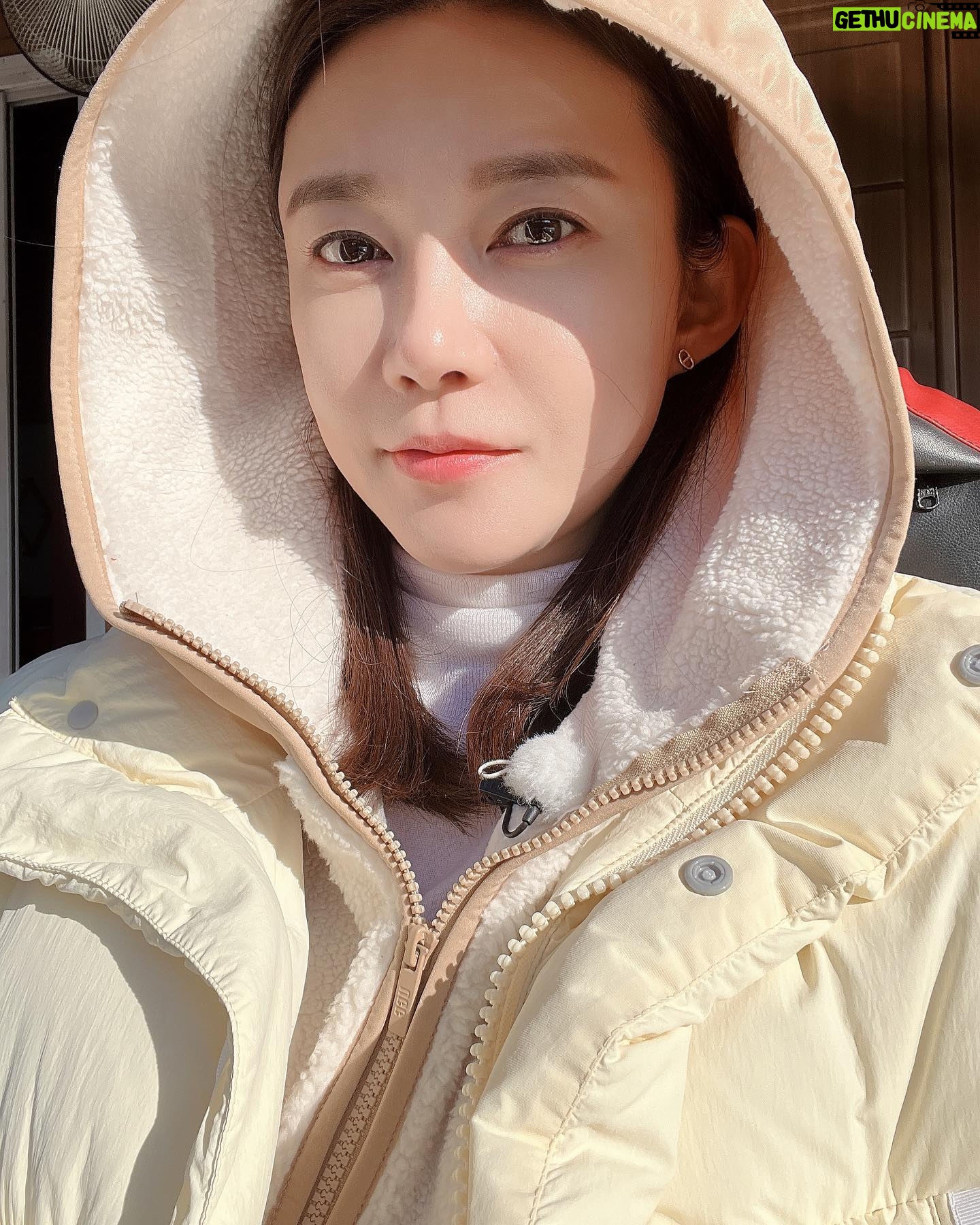 Cha Ye-ryun Instagram - 오늘 도시어부 방송 재밌게 보셨나요☺️ 주서방님 이랑 경규 선배님 도움으로 인생 첫 향어 49 🐟 황금배지 두개 받고 행복 했네요 ❤️