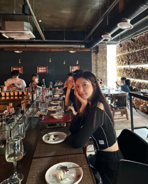 Chae Seo-jin Instagram - 퐈이어👀