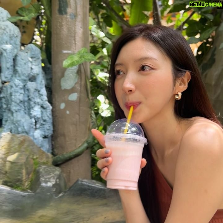 Chae Seo-jin - 3.9K Likes - 이제 진짜 여름❤️🌿