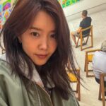 Chae Jung-an Instagram – Humm~~🎶🎵🌼🌼🌼