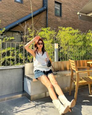 Chae Jung-an Instagram - 마시고 뜯고 태우고☀️☀️☀️☀️☀️☀️☀️☀️