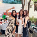 Chae Jung-an Instagram - 챕트원에디트플리마켓~~ 가벼운맘으로 들어가서 두손 조금 무겁게 나오게되는 😉
