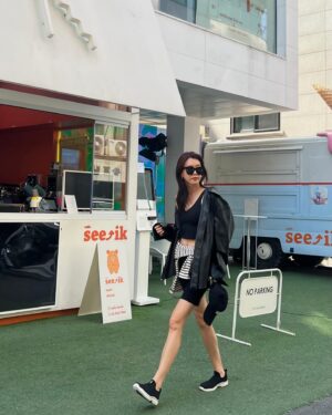 Chae Jung-an Instagram - 매일 만보 걷……….😅
 걷..걸 어 보…까🤪🏃‍♀️