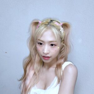 Chaewon Instagram - 💜
#김채원 #TOMORROW 
#심플리케이팝