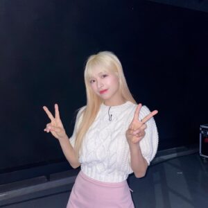 Chaewon Instagram - #TV조선 #국가가부른다 
많관부!!!!!😎