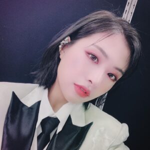 Chaewon Instagram - #sbs가요대전 2020
#april 🖤