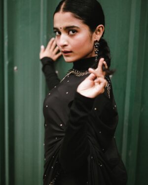 Chaitra Achar Instagram - Black can never go wrong…🤭

Styling: @beingstyl 
Styling Team : @meghakrishna.k, @nikithakrofficial