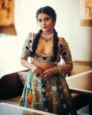 Chaitra Achar Instagram - 🌈

.
PC: @umeshpatilstudio 
Retouch: @shubhamsingh_ret 
Styling: @stylebyaishwarya 
MUA: @prashanthmakeover 
Wearing: @samyakkclothing 
Jewelry: @vivantgolddiamonds 
Location: @jugni.blr