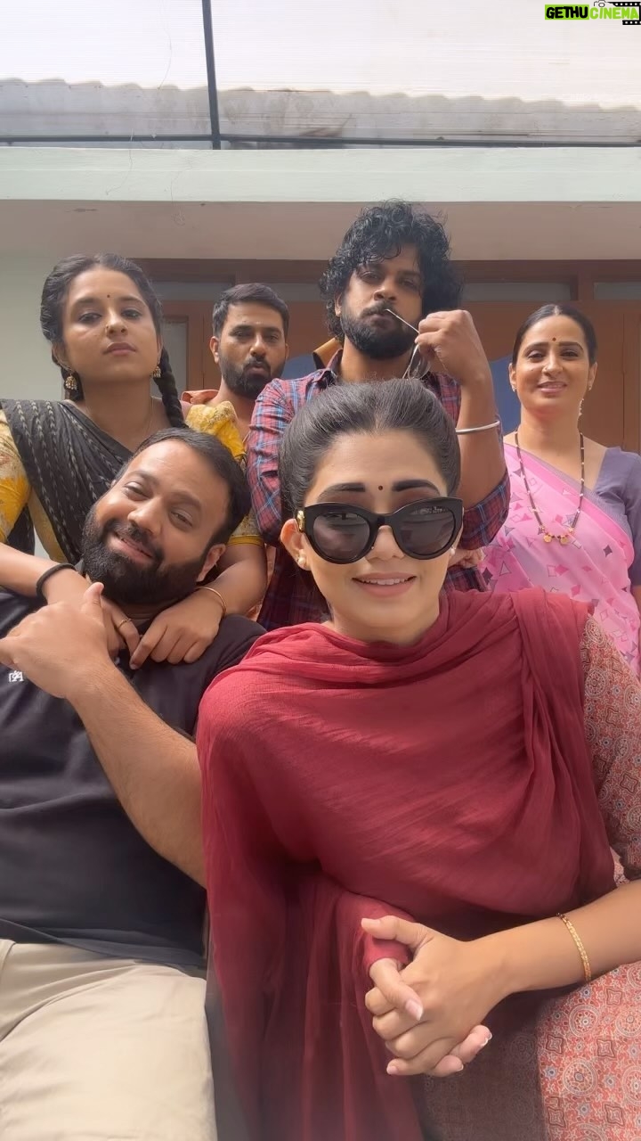 Chandana Ananthakrishna - 137.9K Likes - Always vibing with this lot 🤙🏻😉