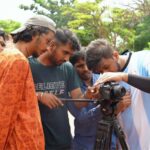 Chandana Ananthakrishna Instagram - Making stills from our next, ರಾಧೆ. A @sioj_suraj Musical Directed by @the_nikhilshetty Cinematography @manushankar333 Editor @nagendrakujjani Co artists @sharathgowdaa @bhargav_venki @nagarjun_setty__ Stills @iamramanand 🙌. #raadhe #filmmaking #bts