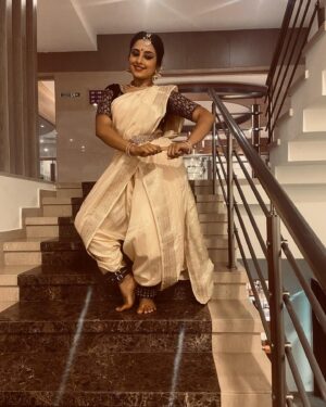 Chandana Ananthakrishna Instagram - Only thing that keeps me alive 🥰! 
#dancerslife
PC : @tej_sri_ 😘😘😘