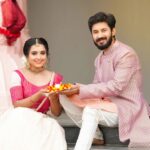 Chandana Ananthakrishna Instagram - ದೀಪಗಳ ಹಬ್ಬ ದೀಪಾವಳಿಯ ಶುಭಾಶಯಗಳು. A photoshoot with @chandana_ananthakrishna Outfits - @hamsinifashions Jewellery - @waymore_priyanka Makeup - @makeoverwith_bhavyanaik Hair by - @hairstyling_by _chandu Photography - @naveenvcphotography Location - @mantra.luxuryweddings #vasukivaibhav #festiveshoot