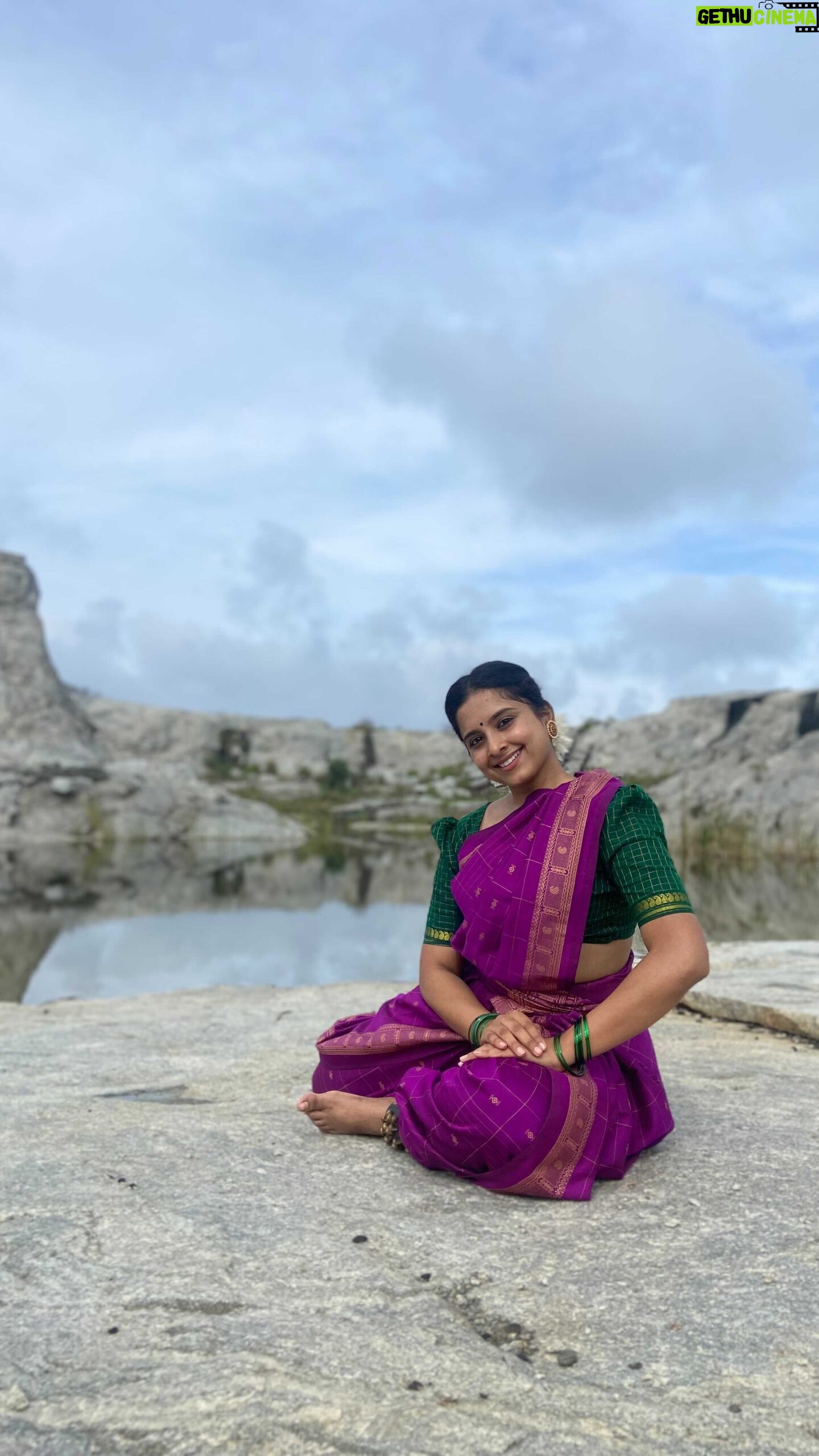 Chandana Ananthakrishna - 24K Likes - ಎಲ್ಲೆಲ್ಲೂ ಕಾಂತಾರದ್ದೆ ಸದ್ದು, ಪದಗಳಲ್ಲಿ ವರ್ಣಿಸಲಾಗಲು ಅಸಾಧ್ಯವಾದಾಗ…
Vc : @_raaghava
@raghavstudios